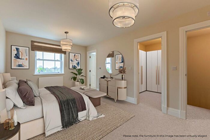 3 Bedroom Town House For Sale In Arden Lawn, Henley In Arden, Warwickshire, B95