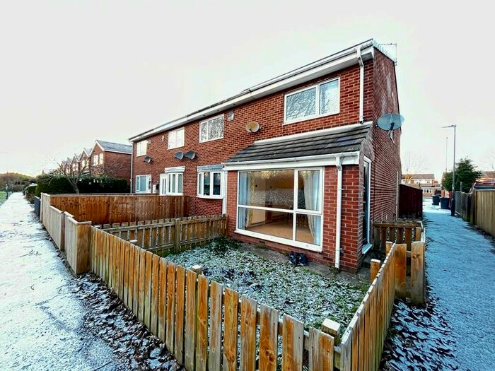 2 Bedroom End Of Terrace House To Rent In Waltham Close, Wallsend, Tyne &amp; Wear, NE28