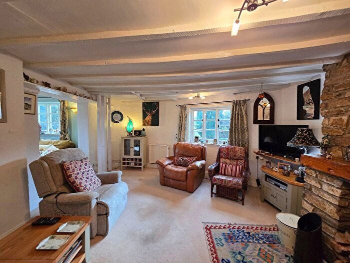 3 Bedroom Terraced House For Sale In Crediton, EX17