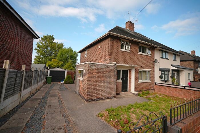 3 Bedroom Semi-Detached House For Sale In Bowden Wood Crescent, Sheffield, S9