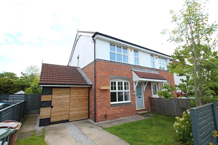 3 Bedroom House To Rent In Gledhow Park Avenue, Leeds, West Yorkshire, Uk, LS7