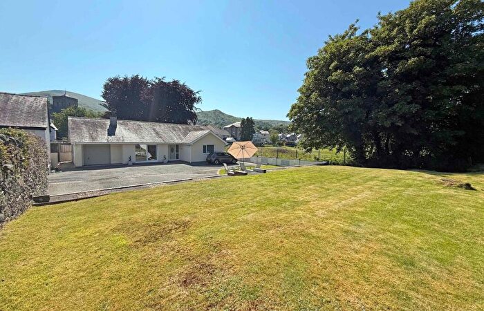 3 Bedroom Bungalow For Sale In Station Road, Llanberis, Caernarfon, Gwynedd, LL55