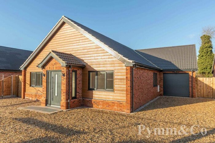 3 Bedroom Detached Bungalow For Sale In Field Lane, Hempnall, NR15