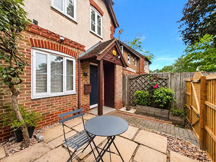 1 Bedroom Detached House For Sale In Vicarage Way, Colnbrook, Berkshire, SL3