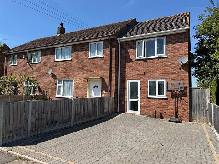 2 Bedroom End Of Terrace House For Sale In Duke Of Edinburgh Way, Malvern, WR14