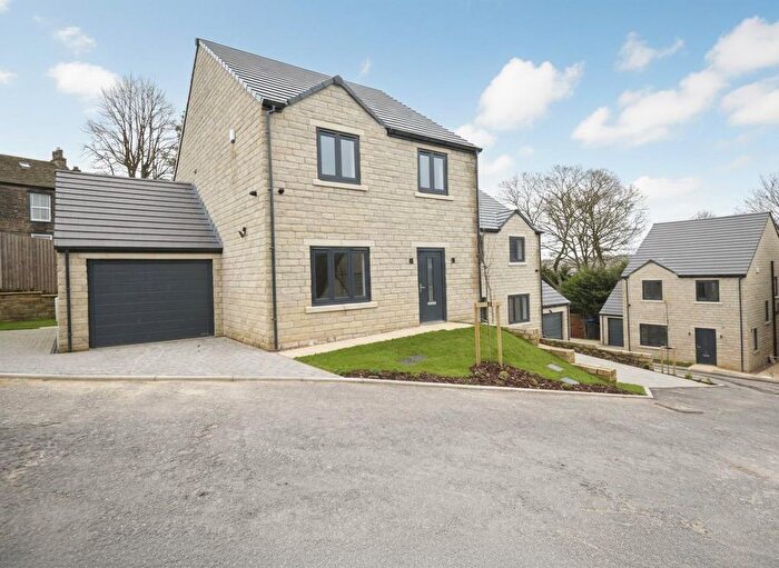 4 Bedroom Detached House To Rent In Headland Lane, Earlsheaton, WF12