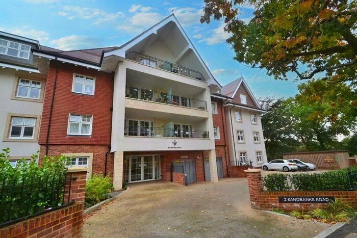 2 Bedroom Flat To Rent In Poole Park, BH14