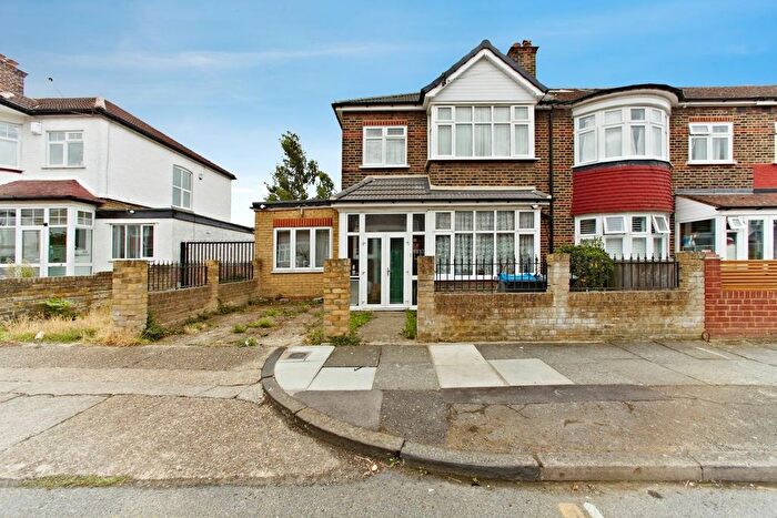 3 Bedroom End Of Terrace House For Sale In Elmhurst Avenue, Mitcham, CR4