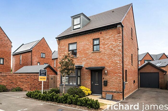 4 Bedroom Detached House For Sale In Conference Road, Swindon, SN1