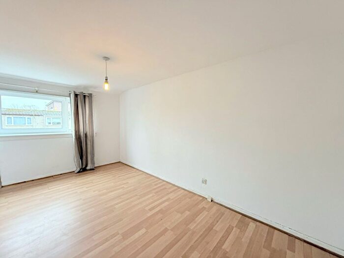 2 Bedroom Terraced House For Sale In Abbotsford Drive, Grangemouth, FK3
