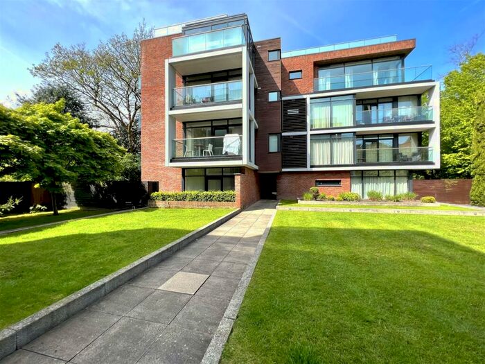 2 Bedroom Apartment To Rent In Barlow Moor Road, Didsbury, Manchester, M20