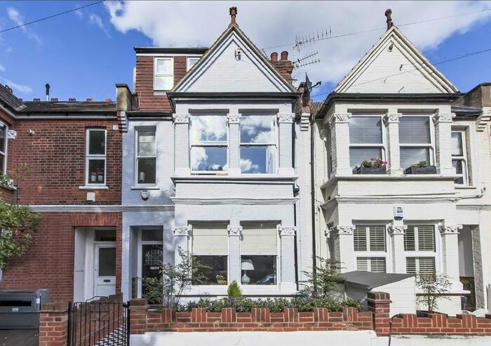 4 Bedroom Property To Rent In Hatfield Road, London, W4