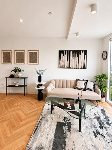 2 Bedroom Flat To Rent In Astra House, - Arklow Road, SE14