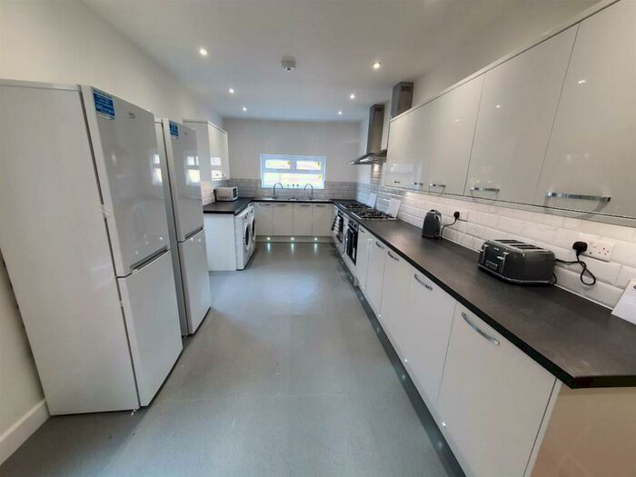 1 Bedroom Terraced House To Rent In Lawrence Road, PO5