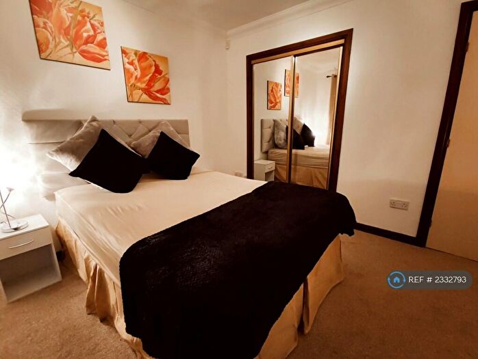 2 Bedroom Flat To Rent In Lymburn Street, Glasgow, G3