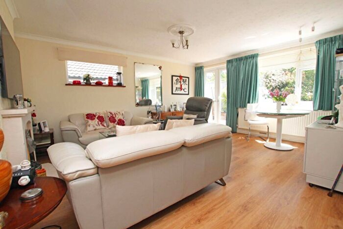 3 Bedroom Detached Bungalow For Sale In Eridge Road, Eastbourne, BN21