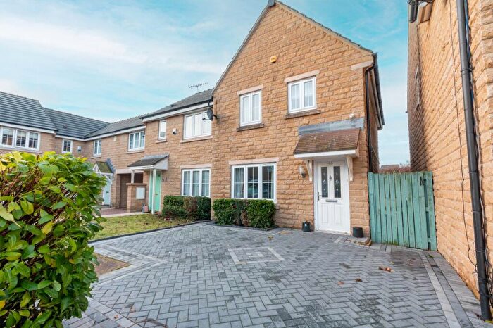 3 Bedroom House For Sale In School Street, Cottingley, Bingley, West Yorkshire, Uk, BD16