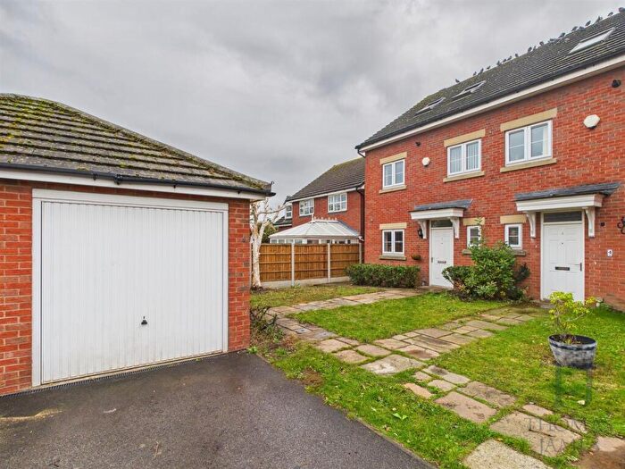 3 Bedroom Semi-Detached House For Sale In Windmill Close, Gotham, Nottingham, NG11