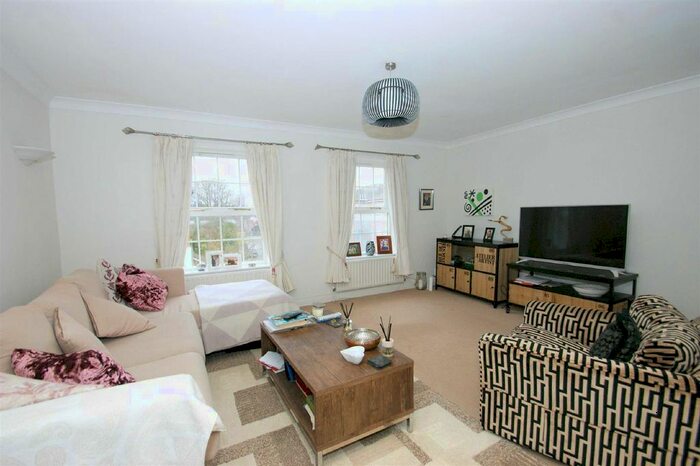 2 Bedroom Flat To Rent In Fairfield Court, Alwoodley, Leeds, LS17
