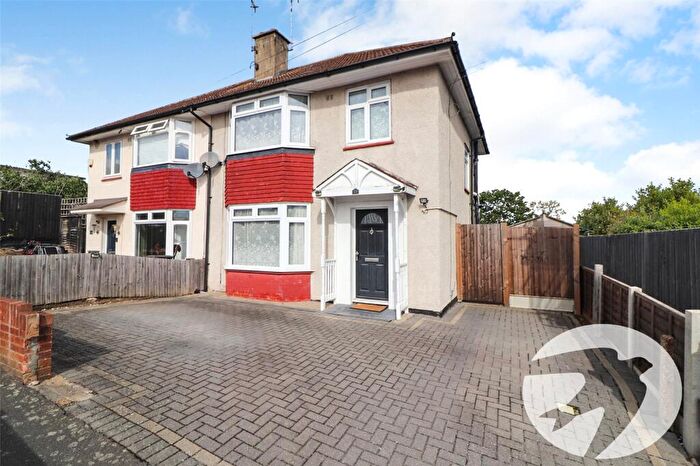 3 Bedroom Semi Detached House For Sale In Chipstead Road, Erith, DA8