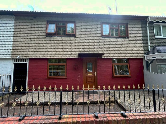 4 Bedroom House To Rent In Hambletts Road, West Bromwich, B70