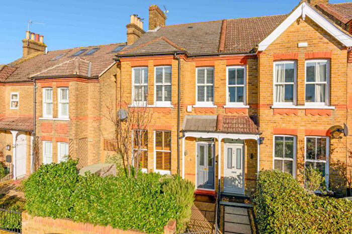 3 Bedroom End Of Terrace House For Sale In Manor Road, Walton-On-Thames, KT12