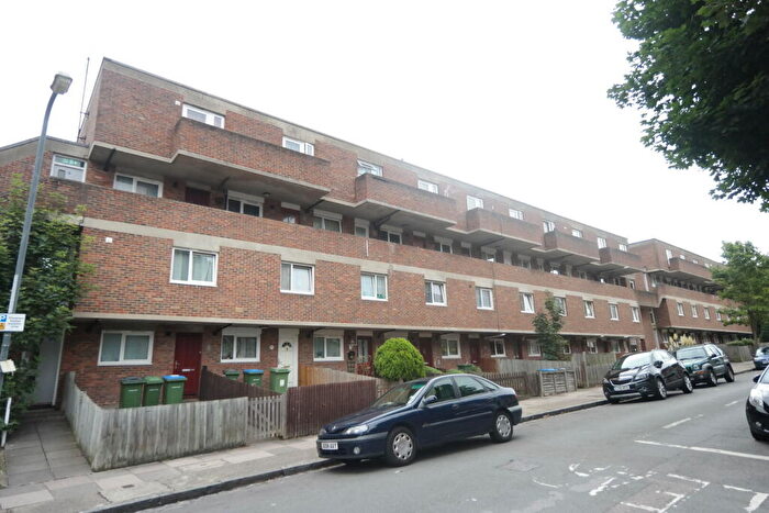 2 Bedroom Maisonette To Rent In Eglinton Road, Plumstead, SE18