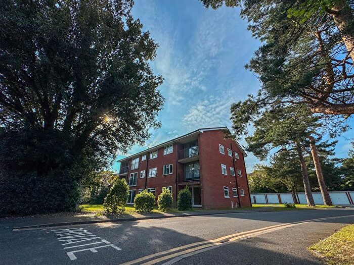 2 Bedroom Flat To Rent In Dean Park Road, Bournemouth, BH1