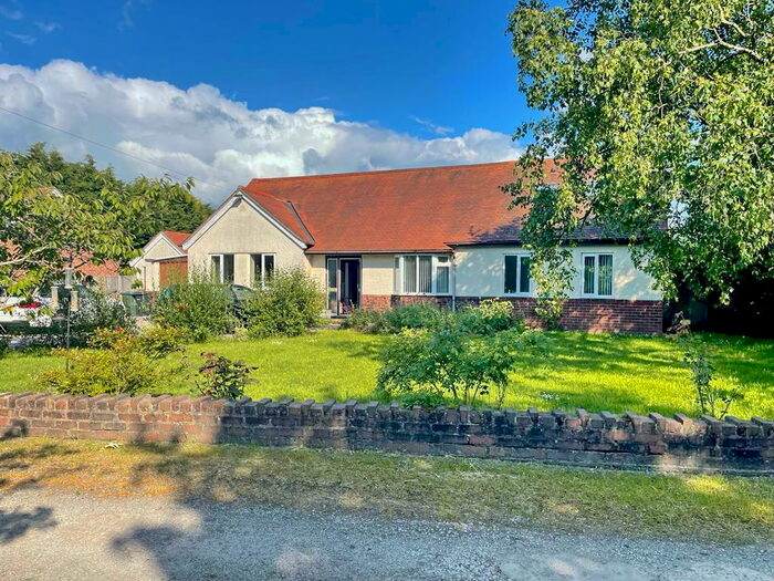 Houses for sale & to rent in CH64 4AE, Burton Road, Little Neston And