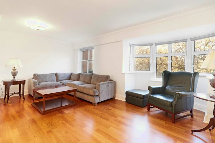 3 Bedroom Flat For Sale In Vincent Square, Westminster, London, SW1P