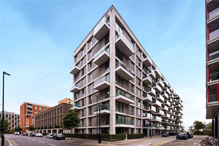 2 Bedroom Flat To Rent In Fairwater House, Bonnet Street, London, E16