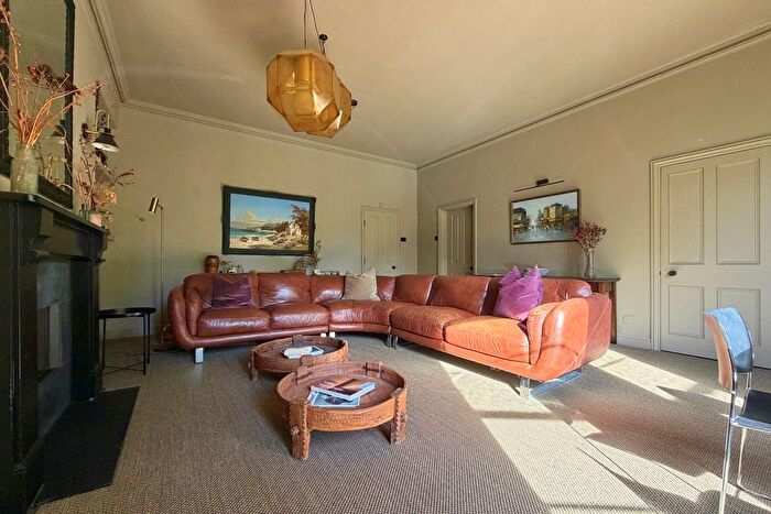 2 Bedroom Flat For Sale In Lansdown Road, Bath, BA1