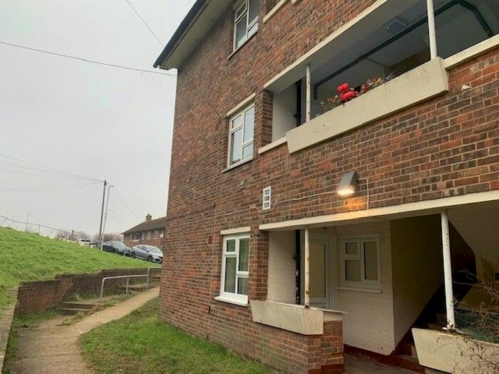 Studio To Rent In Thorndean Road, Brighton, BN2