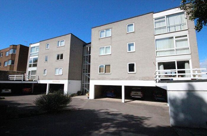 2 Bedroom Apartment To Rent In Wellington Court, Clevedon, BS21