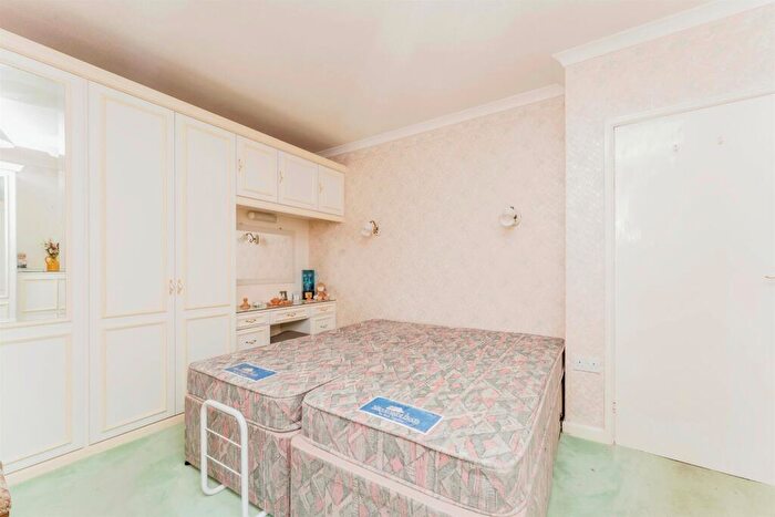 2 Bedroom Detached Bungalow For Sale In Saffron Road, Higham Ferrers, NN10