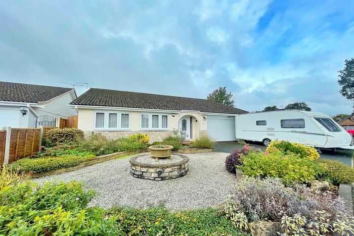 3 Bedroom Detached Bungalow To Rent In Ferndown, BH22