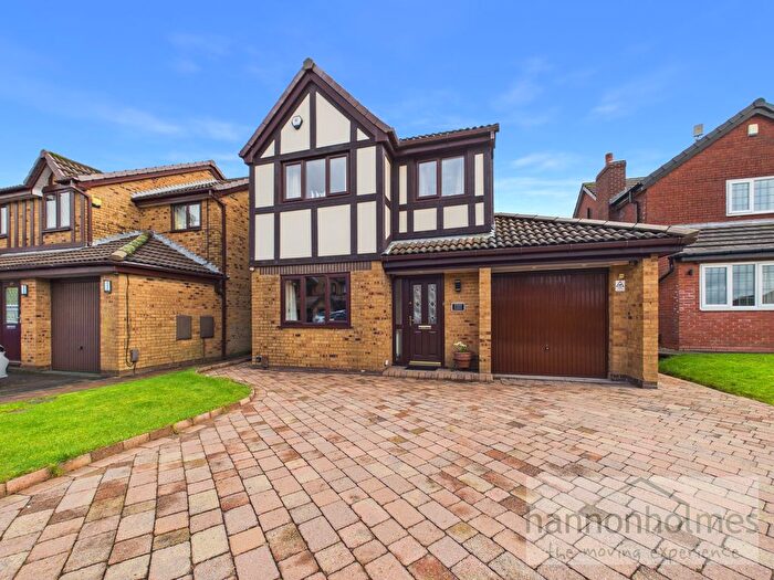 3 Bedroom Detached House For Sale In Burghley Drive, Radcliffe, Manchester, M26