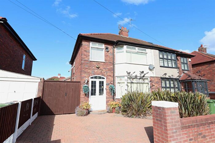 3 Bedroom Semi Detached House For Sale In Lyndhurst Road, Crosby, Liverpool, L23