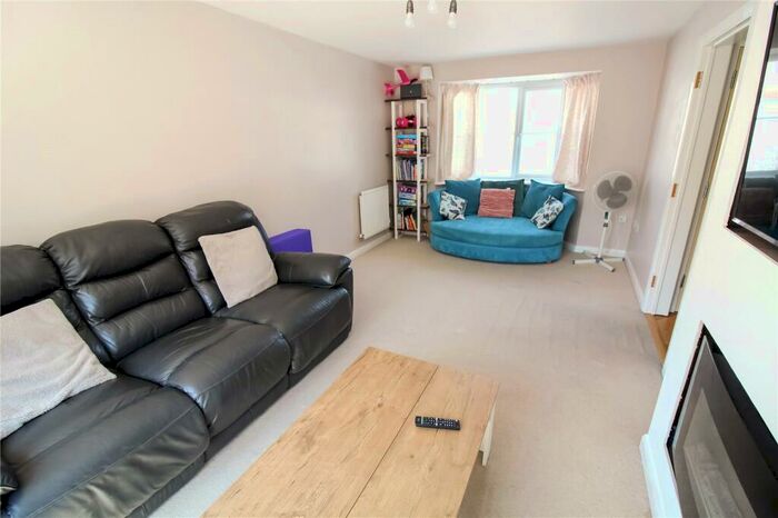 3 Bedroom End Of Terrace House For Sale In Daisy Brook, Royal Wootton Bassett, Swindon, Wiltshire, SN4