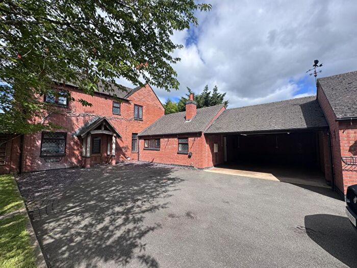 4 Bedroom Detached House To Rent In Holly Farm House, Whitepits Lane, Portway, Worcestershire, B48