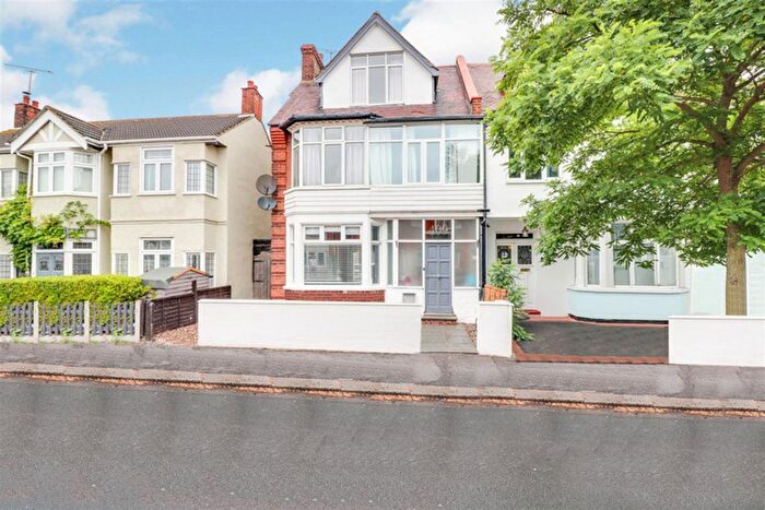 4 Bedroom Semi-Detached House For Sale In Westborough Road, Westcliff-On-Sea, SS0