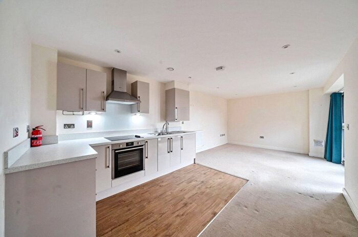 2 Bedroom Flat For Sale In Bessemer Road, Welwyn Garden City, Hertfordshire, AL7