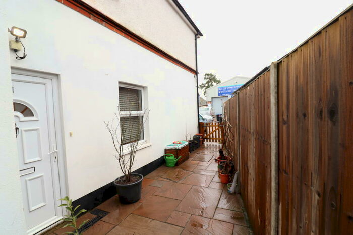 1 Bedroom Apartment To Rent In Old Woking Road, KT14