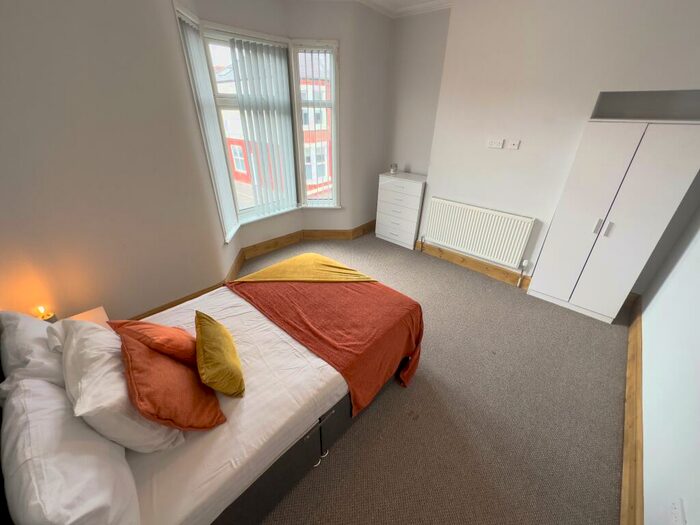 3 Bedroom House To Rent In Cameron Street, L7