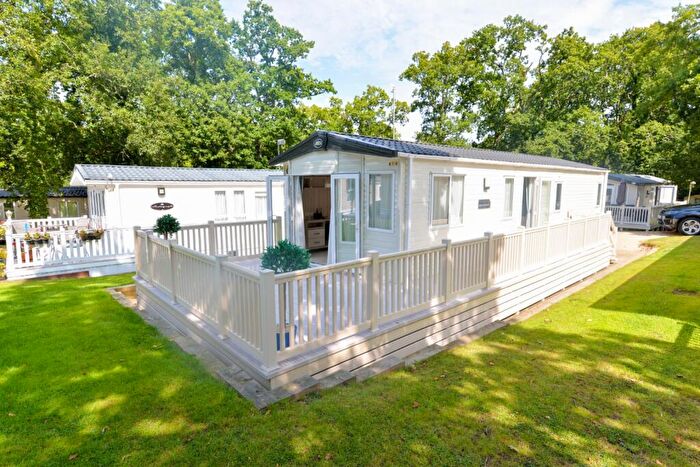 2 Bedroom Park Home For Sale In Woodland View, Hoburne Bashley Holiday Park, New Milton, Hampshire, BH25