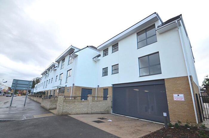3 Bedroom Flat To Rent In Garden Court, Station Road, West Drayton, UB7