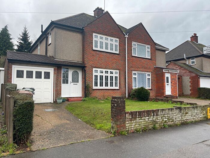 3 Bedroom Semi-Detached House To Rent In Bushmead Road, Luton, LU2