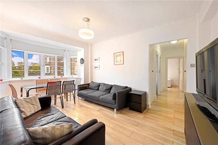 2 Bedroom Flat To Rent In Chatsworth Court, Pembroke Road, W8