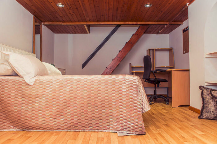 5 Bedroom Semi-Detached House To Rent In Dapdune Road, Guildford, GU1