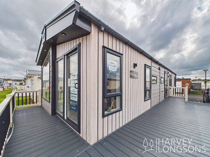 2 Bedroom Park Home For Sale In Faversham Road, Seasalter, Whitstable, CT5